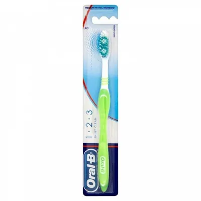 Periuta de dinti Shiny Clean 40 Medium, 1 bucata, Oral-B